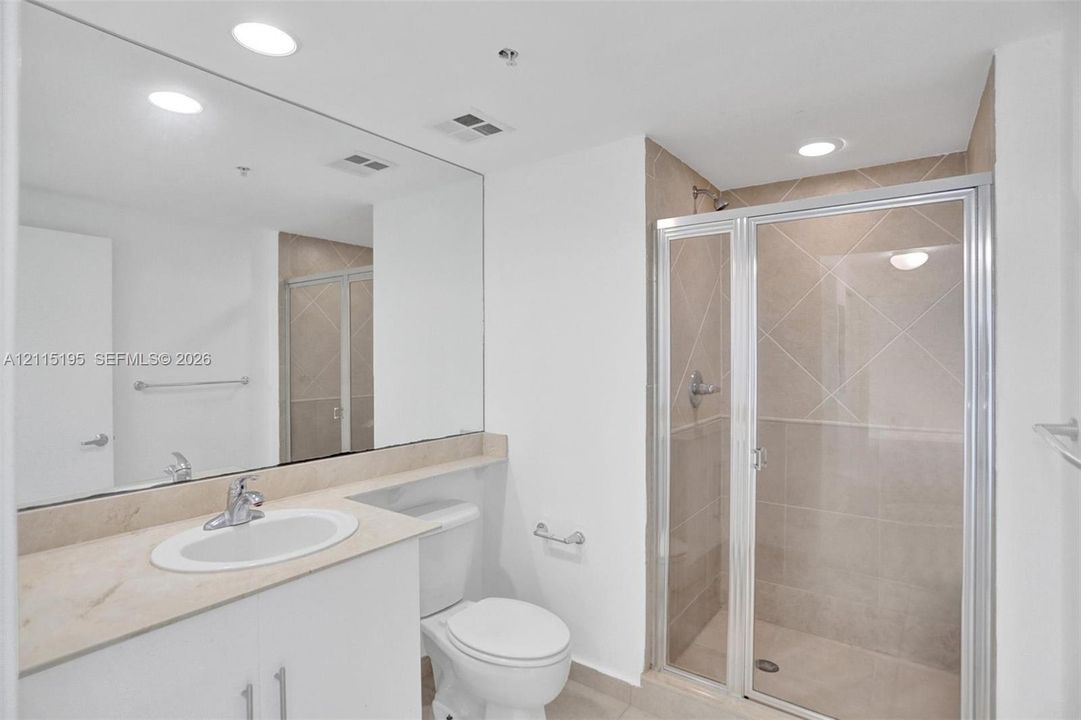 В аренду: $4,250 (2 спален, 2 ванн, 1145 Квадратных фут)