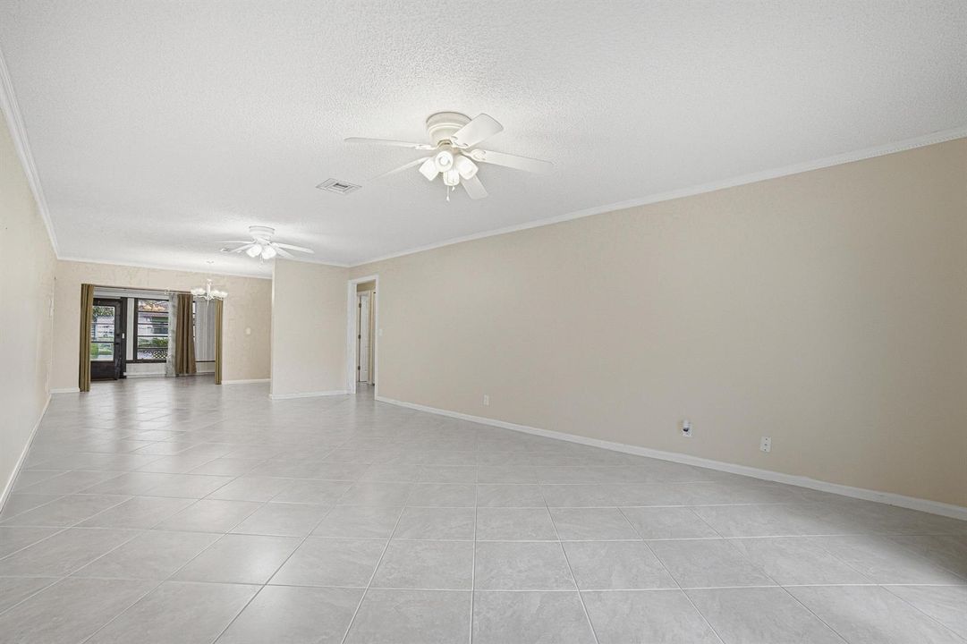 08-Livingroom