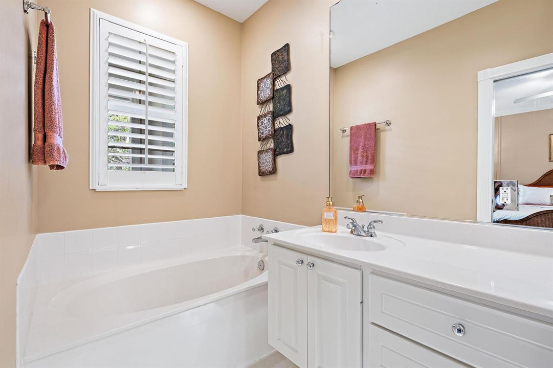 3277 E Community Dr-17