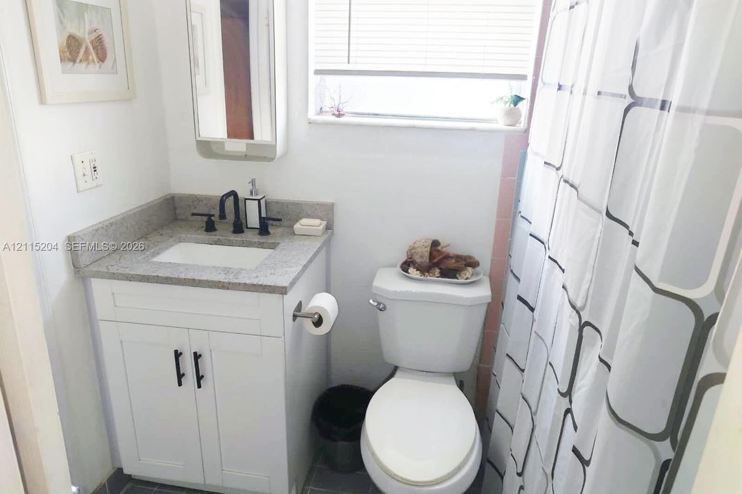 For Sale: $199,500 (1 beds, 1 baths, 590 Square Feet)