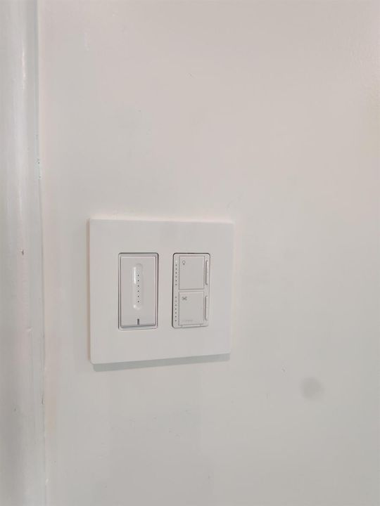 Smart dimmable switches