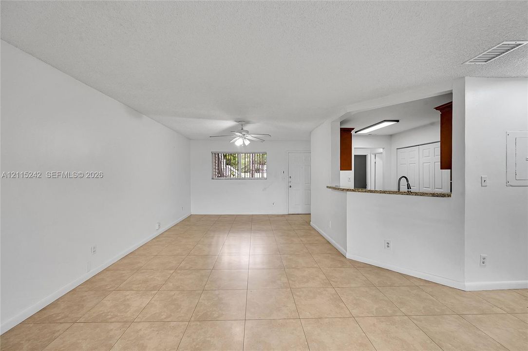En Venta: $209,000 (2 camas, 2 baños, 1020 Pies cuadrados)