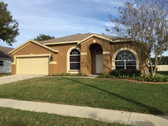Recently Rented: $1,900 (3 beds, 2 baths, 1921 Square Feet)