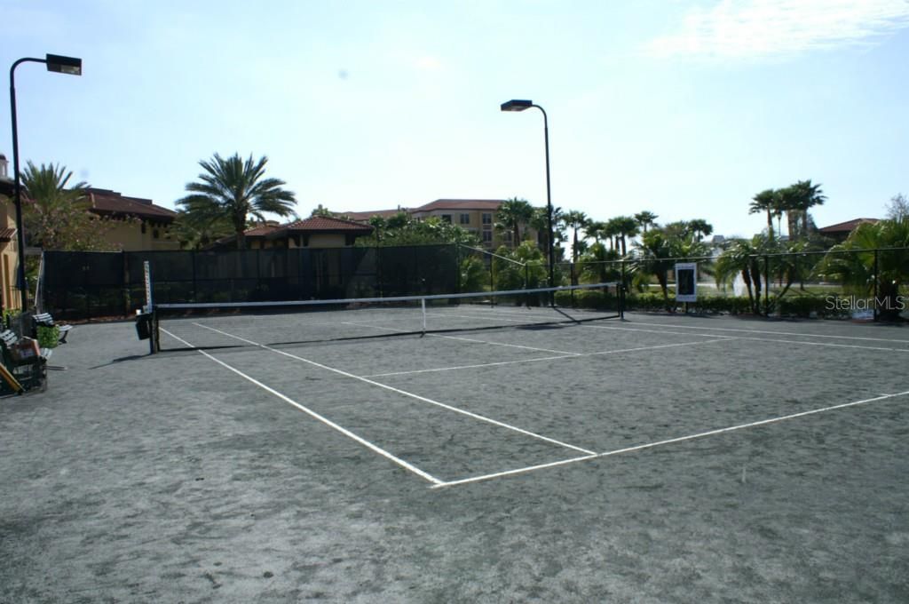 合同活跃: $2,800 (2 贝兹, 2 浴室, 1915 平方英尺)