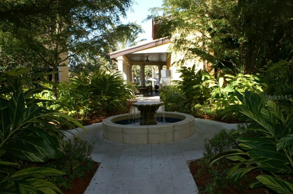 合同活跃: $2,800 (2 贝兹, 2 浴室, 1915 平方英尺)