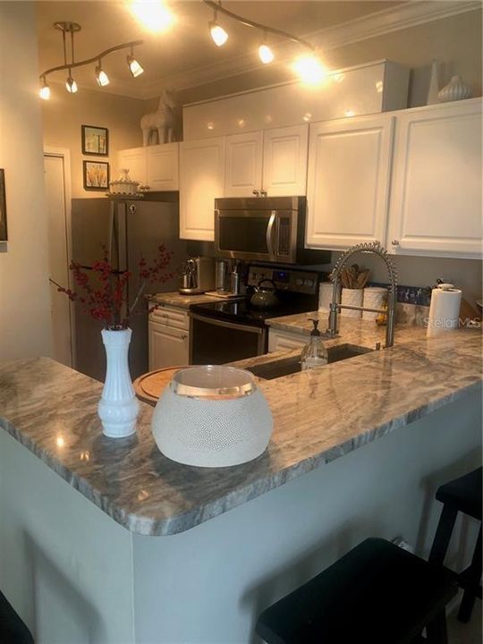 Recently Sold: $159,000 (1 beds, 1 baths, 801 Square Feet)