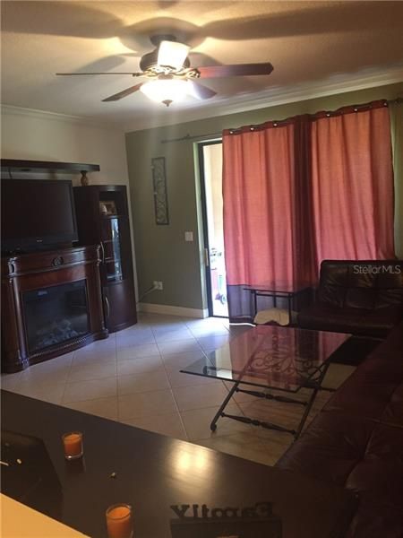 Recently Rented: $2,500 (3 beds, 2 baths, 1750 Square Feet)
