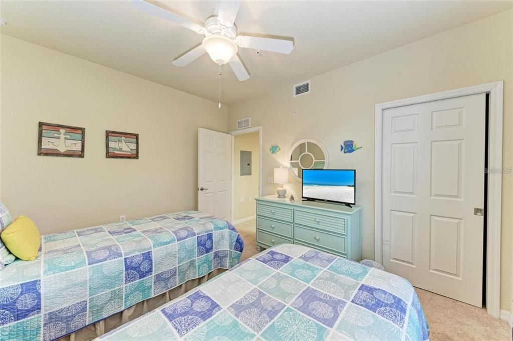 For Rent: $5,000 (2 beds, 2 baths, 1600 Square Feet)