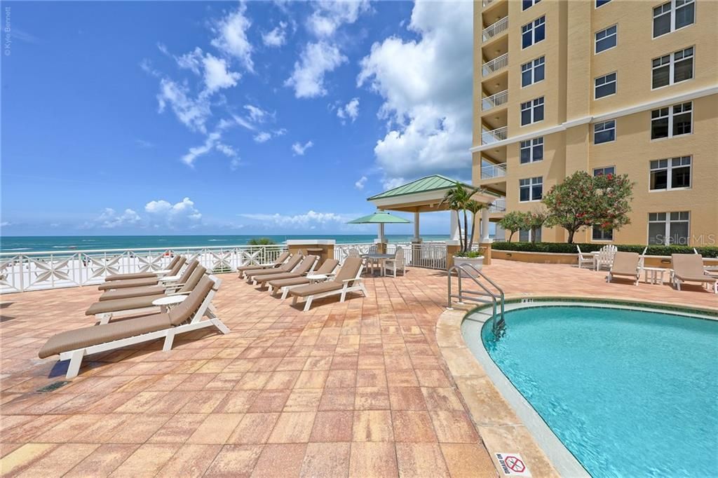 For Rent: $8,500 (3 beds, 2 baths, 2015 Square Feet)