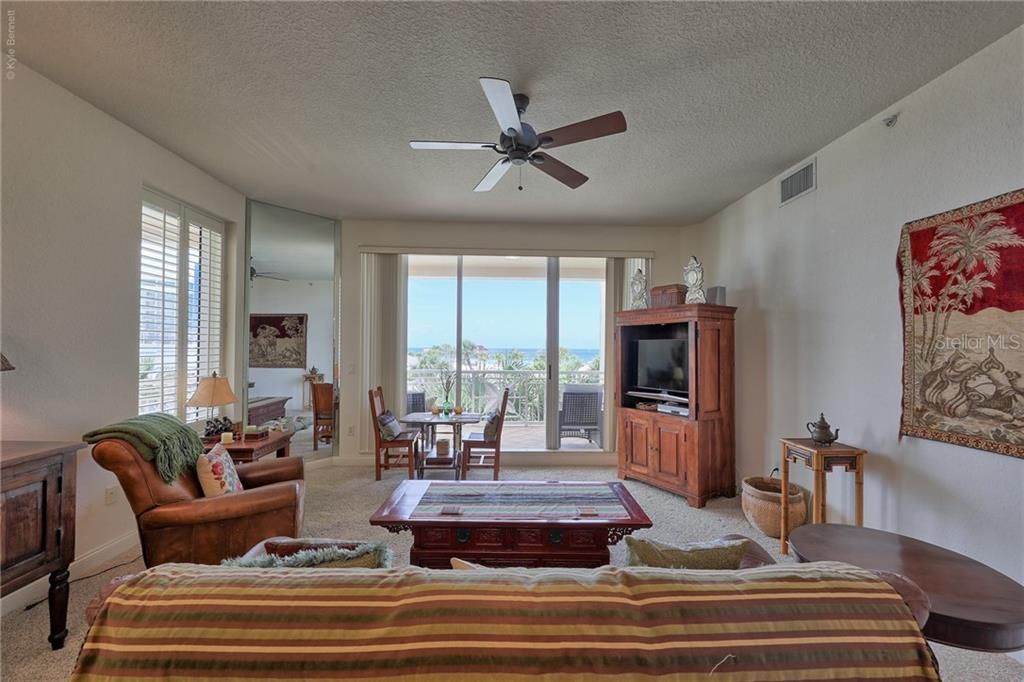 For Rent: $8,500 (3 beds, 2 baths, 2015 Square Feet)