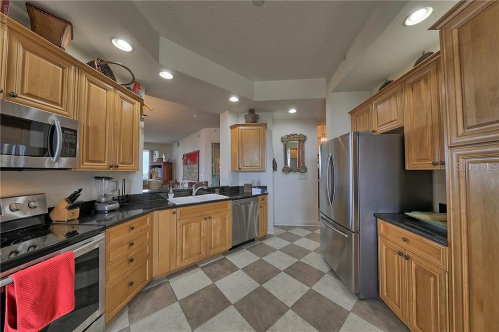 For Rent: $8,500 (3 beds, 2 baths, 2015 Square Feet)