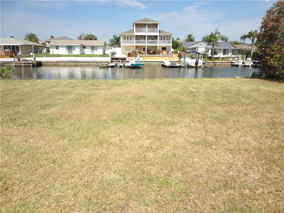 Vendido Recientemente: $110,000 (0.14 acres)