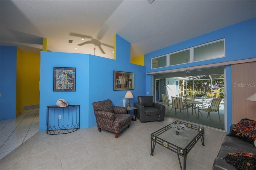 En Renta: $4,200 (3 camas, 2 baños, 2015 Pies cuadrados)