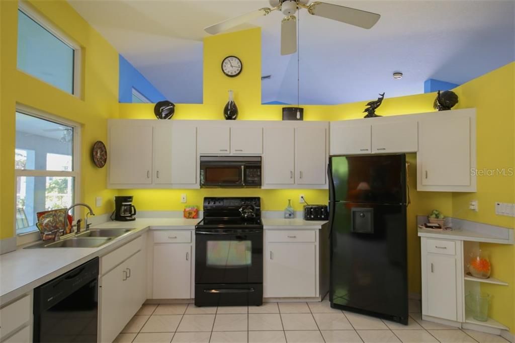 En Renta: $4,200 (3 camas, 2 baños, 2015 Pies cuadrados)