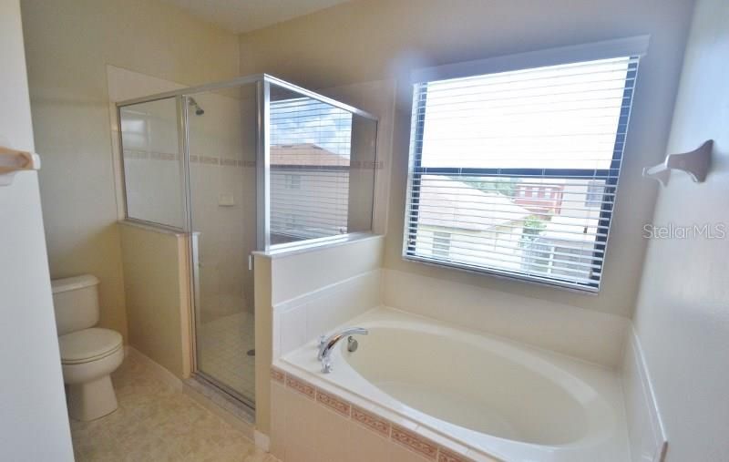 Active With Contract: $1,950 (4 beds, 2 baths, 2246 Square Feet)