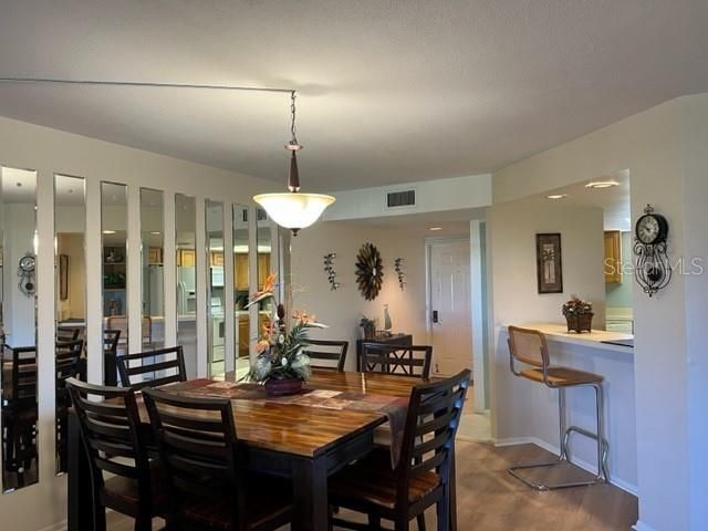 For Rent: $4,000 (2 beds, 2 baths, 1362 Square Feet)