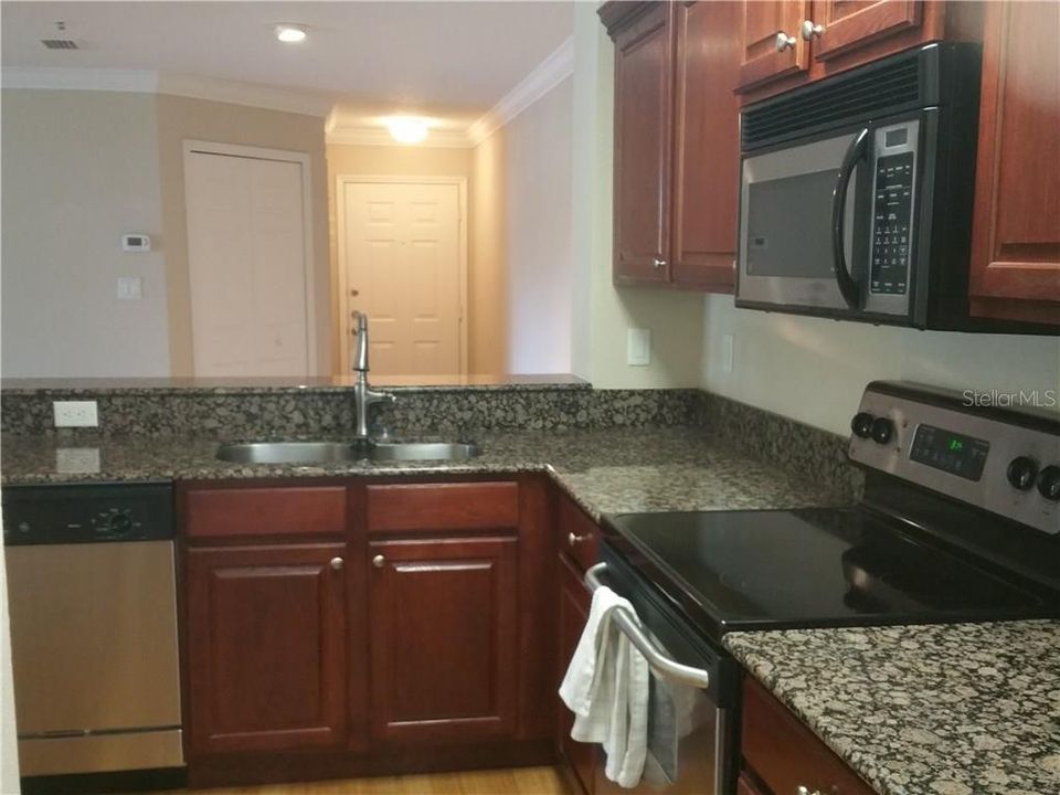 Recently Rented: $1,400 (2 beds, 2 baths, 972 Square Feet)