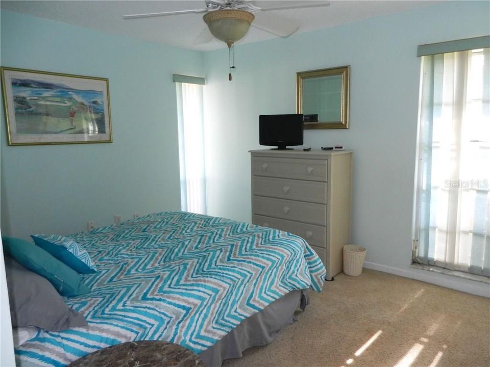 В аренду: $4,000 (2 спален, 2 ванн, 1167 Квадратных фут)