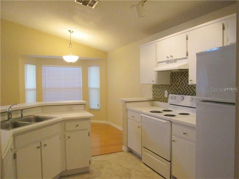 Recently Rented: $1,449 (3 beds, 2 baths, 1762 Square Feet)