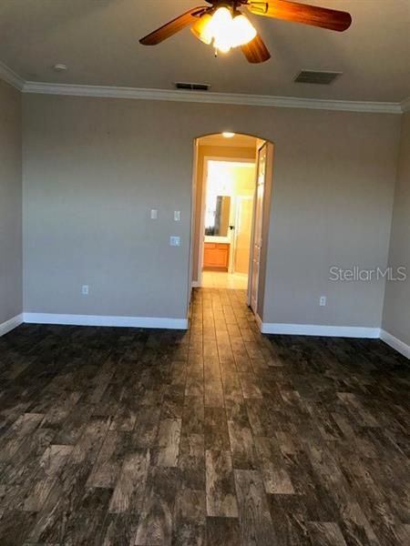 Recently Rented: $2,500 (5 beds, 4 baths, 3651 Square Feet)