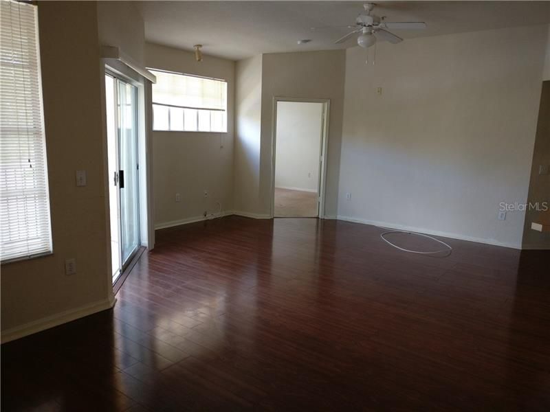 Recently Rented: $1,200 (3 beds, 2 baths, 1292 Square Feet)