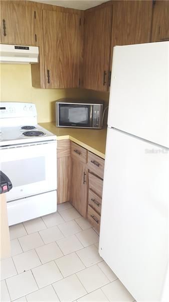 Recently Rented: $1,700 (2 beds, 2 baths, 1000 Square Feet)