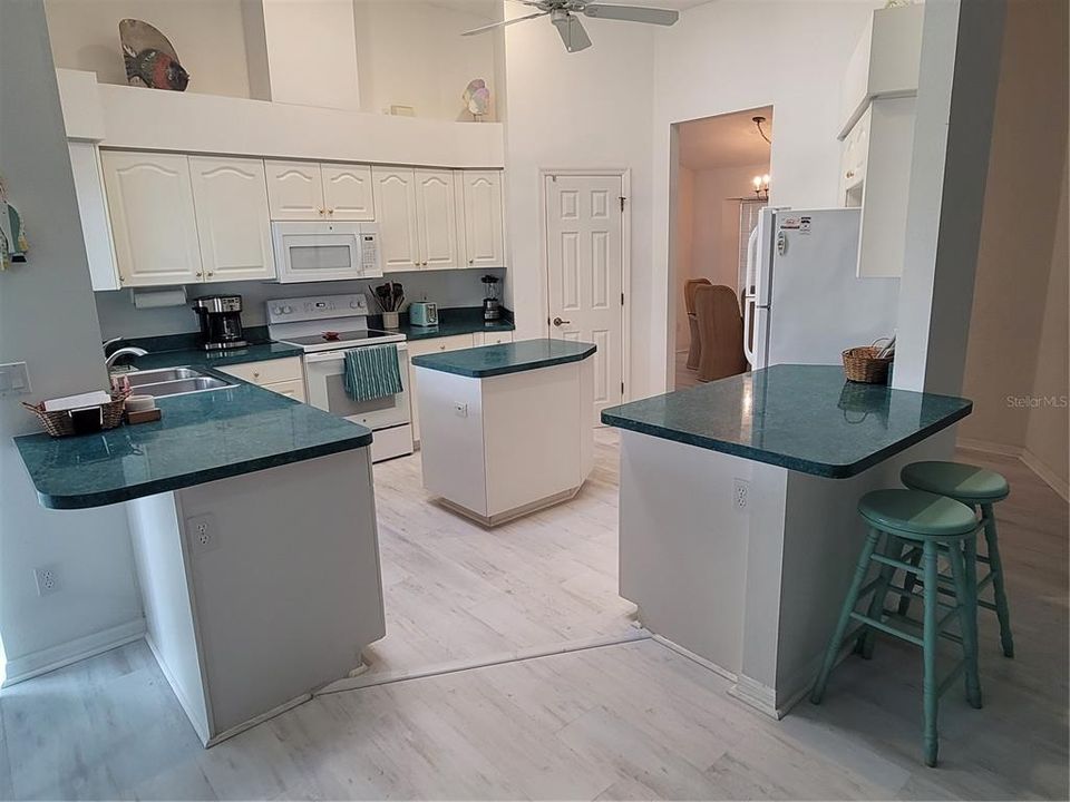 En Renta: $4,800 (3 camas, 2 baños, 2052 Pies cuadrados)