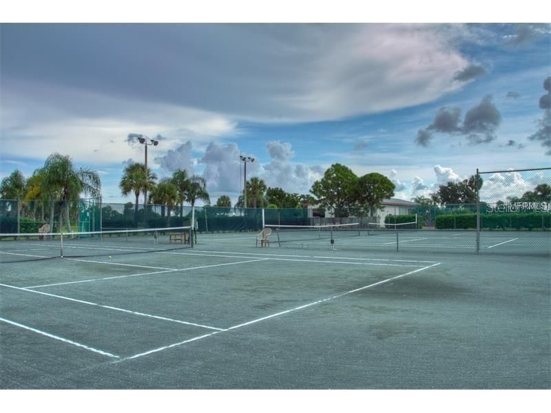 Onsite tennis courts (fee)