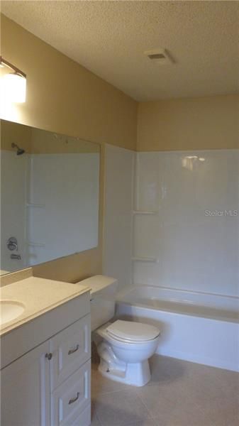 Recently Rented: $900 (1 beds, 1 baths, 588 Square Feet)
