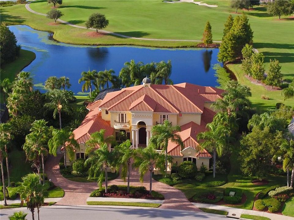 Recently Sold: $2,725,000 (6 beds, 6 baths, 8663 Square Feet)