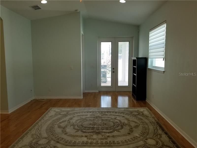 Recently Rented: $2,100 (3 beds, 2 baths, 1357 Square Feet)