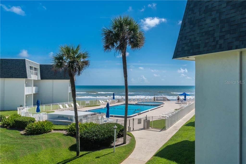 Recently Sold: $369,900 (2 beds, 2 baths, 1033 Square Feet)