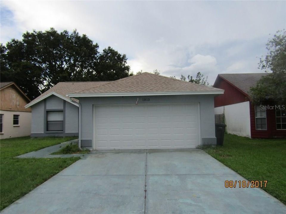 Recently Rented: $1,350 (3 beds, 2 baths, 1415 Square Feet)