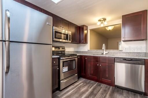Recently Rented: $997 (2 beds, 2 baths, 1068 Square Feet)