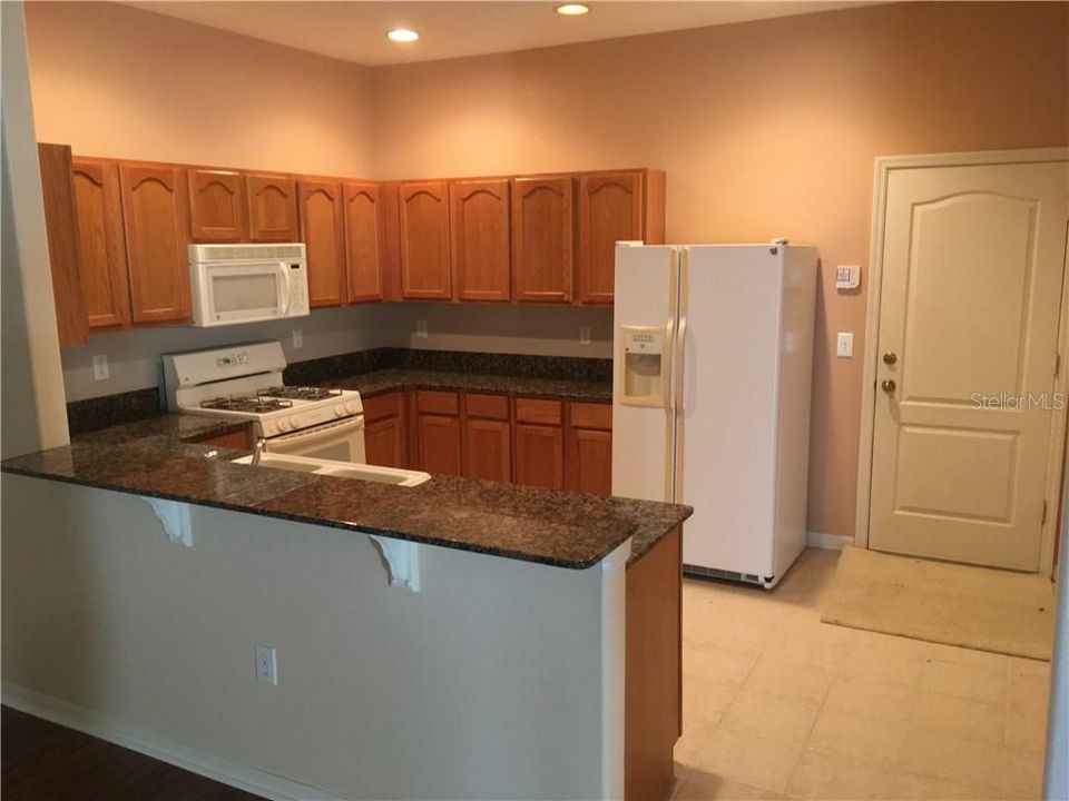 Recently Rented: $1,400 (2 beds, 2 baths, 1703 Square Feet)