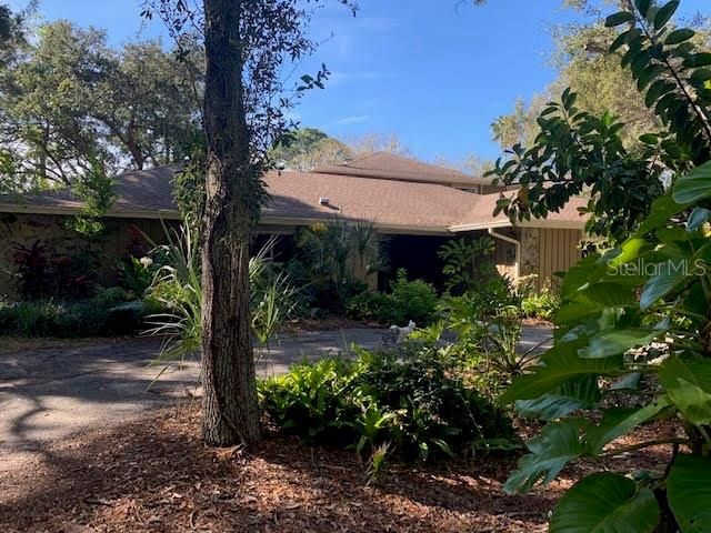 Recently Sold: $2,100,000 (5 beds, 3 baths, 3183 Square Feet)