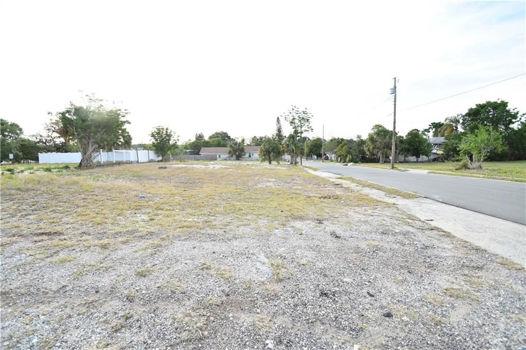 最近售出: $95,000 (0.49 acres)