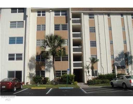 Exterior Front - Location  location  walk to shopping Great 55  1br condo   FIRST FLOOR
