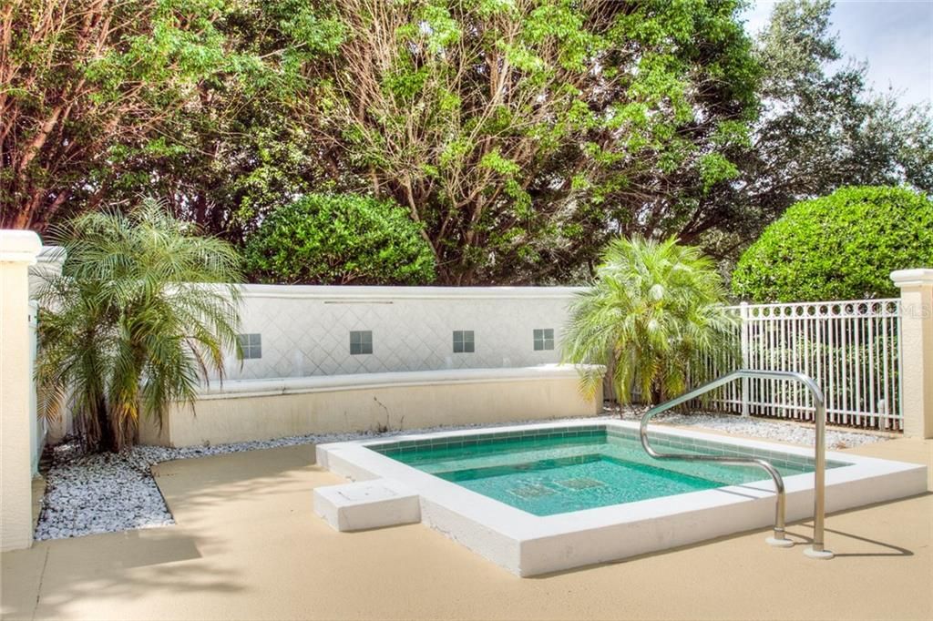 En Renta: $8,300 (3 camas, 2 baños, 2034 Pies cuadrados)