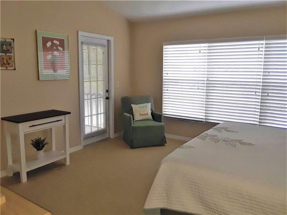 For Rent: $2,900 (2 beds, 2 baths, 1327 Square Feet)