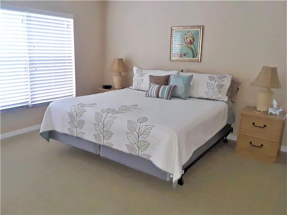 For Rent: $2,900 (2 beds, 2 baths, 1327 Square Feet)