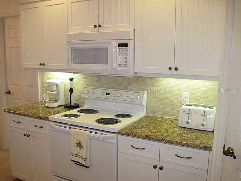 For Rent: $2,900 (2 beds, 2 baths, 1327 Square Feet)