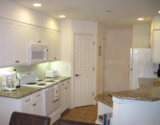 For Rent: $2,900 (2 beds, 2 baths, 1327 Square Feet)
