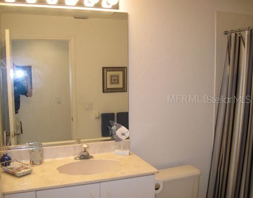 For Rent: $2,900 (2 beds, 2 baths, 1327 Square Feet)