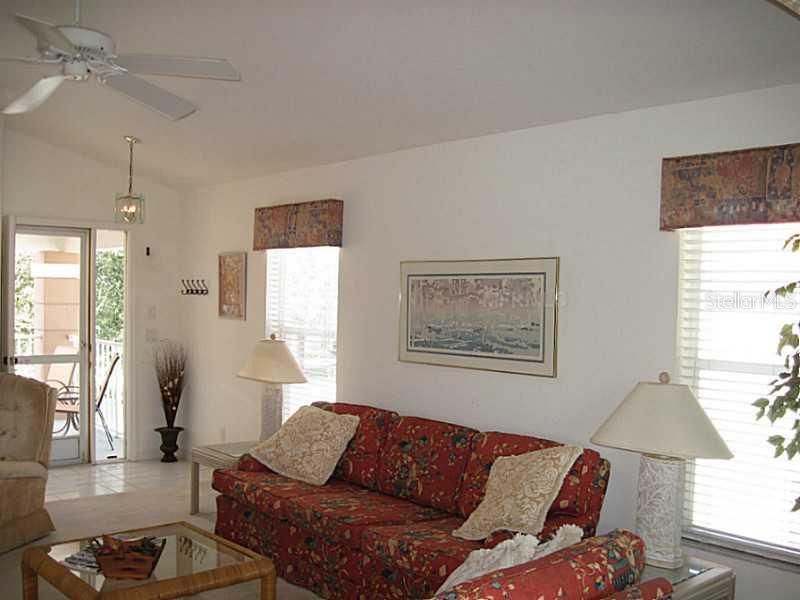 For Rent: $2,900 (2 beds, 2 baths, 1327 Square Feet)