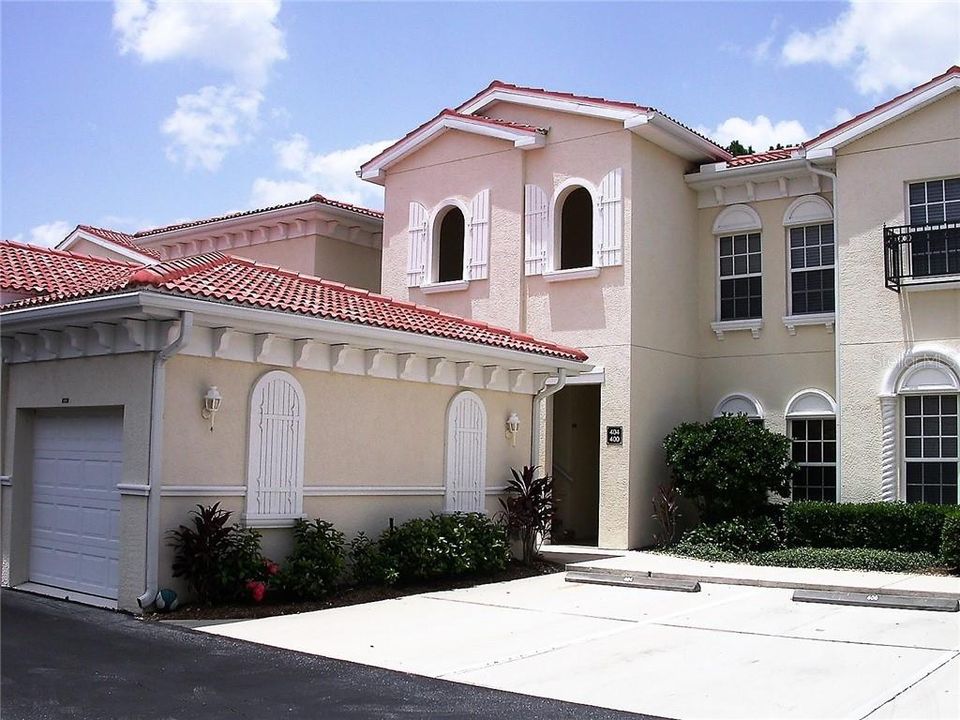 For Rent: $4,000 (3 beds, 2 baths, 1439 Square Feet)