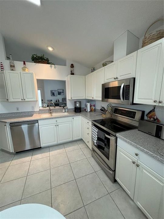 For Rent: $4,500 (2 beds, 2 baths, 1477 Square Feet)