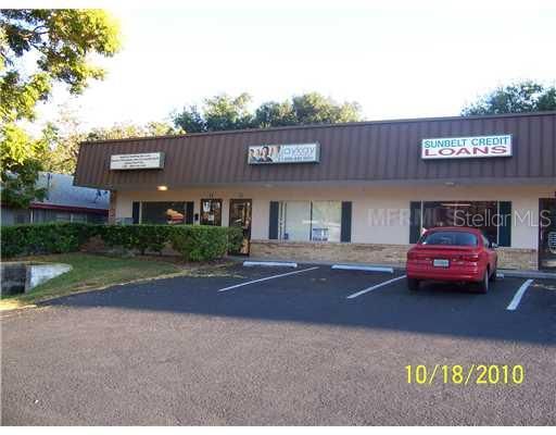 Exterior Front - Suites G & H combined into one 2,000 sf unit.