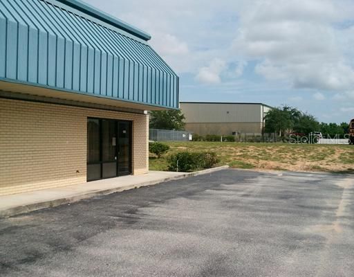 Exterior Front - Store front facing Hatteras Ave