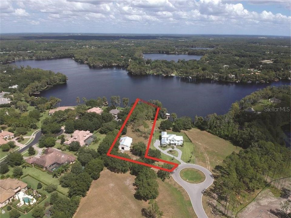 Vendido Recientemente: $689,000 (1.59 acres)